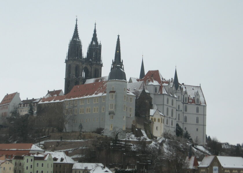 image015